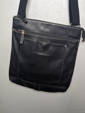 Puntotres Black Leather Front Pocket Crossbody Bag Made In Spain